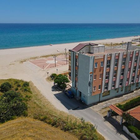 Hotel Rivabella Davoli Exteriör bild