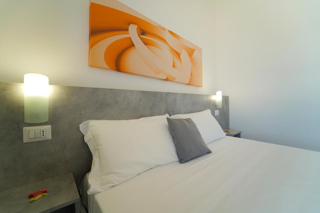 Hotel Rivabella Davoli Exteriör bild