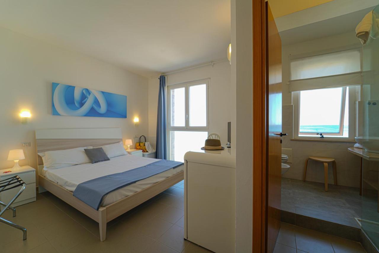 Hotel Rivabella Davoli Exteriör bild