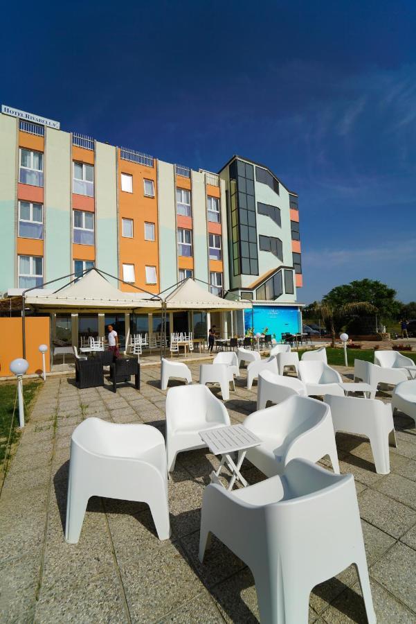 Hotel Rivabella Davoli Exteriör bild