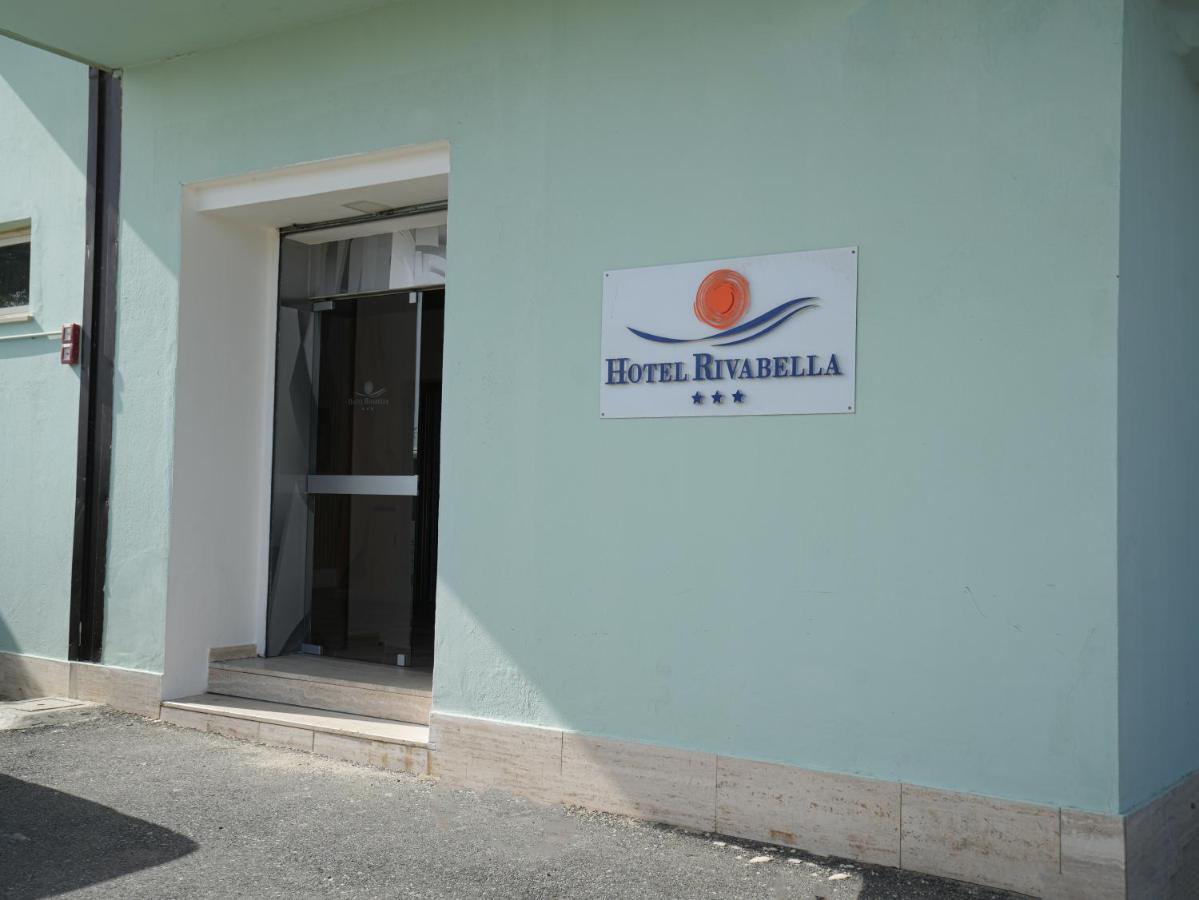 Hotel Rivabella Davoli Exteriör bild